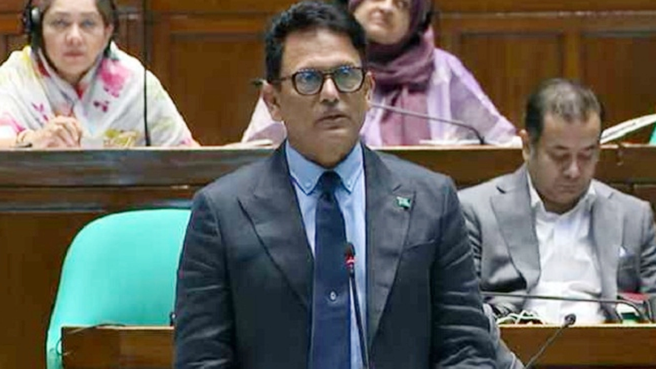শিক্ষার্থীদের উদ্দেশে মন্তব্যের জন্য দুঃখ প্রকাশ করলেন শিক্ষামন্ত্রী