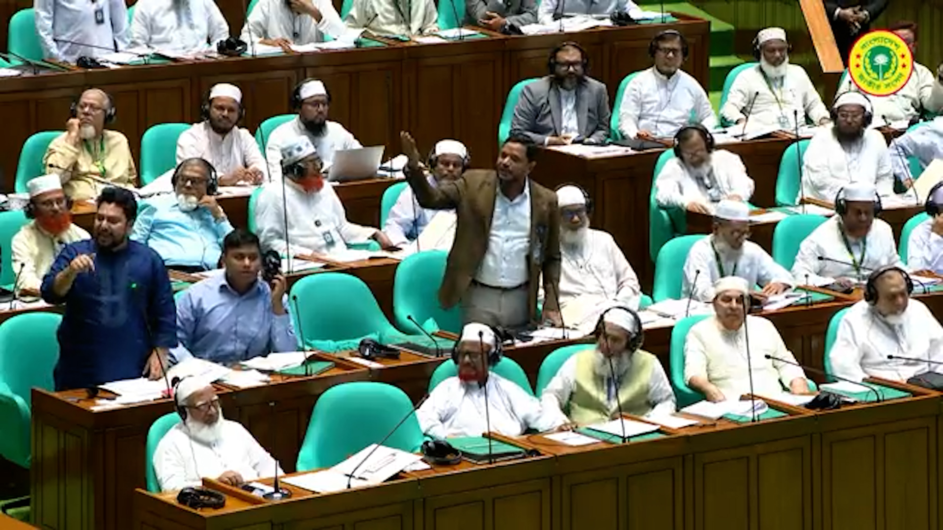 সংসদের ভবিষ্যৎ নিয়ে উদ্বিগ্ন স্পিকার, হট্টগোলে ক্ষোভ
