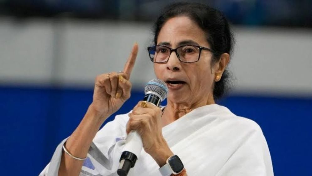 দিল্লি থেকে মমতা বন্দ্যোপাধ্যায় আটক